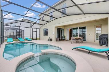 6BR Luxury Resort Home - Private Pool Hot Tub and Games!