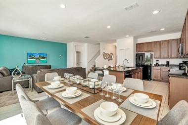 Family Resort - 6BR Luxury Home - Private Pool Home Theater BBQ and More