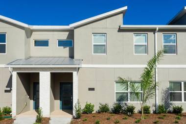 Gorgeous 4 Bd Close to Disney w/ Pool @ Storey Lake Resort 4245