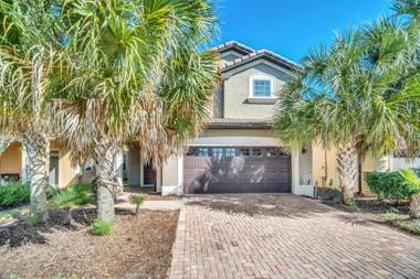 Contemporary Villa close to Clubhouse Star Wars Cars and Disney Princess Rooms Huge Pool Game Room with Theatre