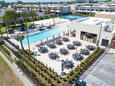 Splendid 3 Bd Close to Disney @ Magic Village 7486