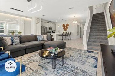 5 Bedroom- 4 Bathroom Storey Lake 5007 WA