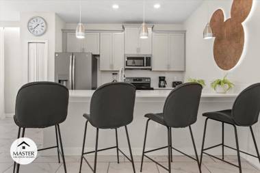 5 Bedroom- 4 Bathroom Storey Lake 5007 WA