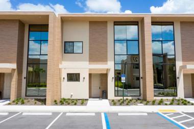 Gorgeous 4 Bd Close to Disney @ Magic Village 3092