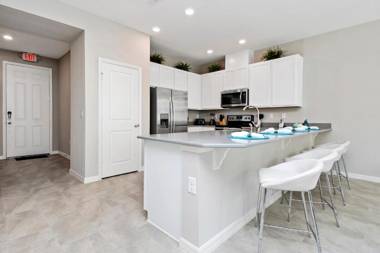 Stunning 4 Bd w/ GameRoom Close to Disney 5110K