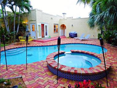 Romantic heated Pool &spa