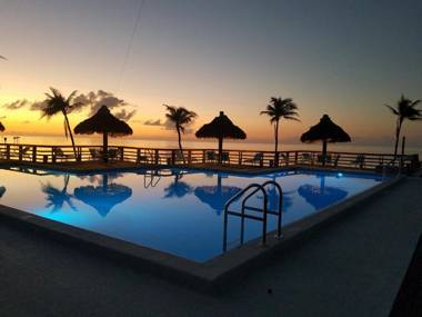 Caloosa Cove Resort - With Full Kitchens