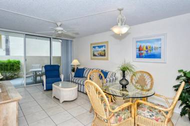 LaPlaya 102E-Tropical garden view near the pool!