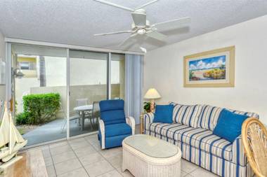 LaPlaya 102E-Tropical garden view near the pool!