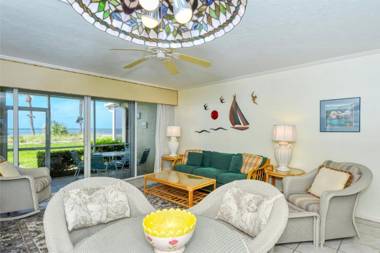 LaPlaya 106A Beach front Just steps to the white sand and turquoise Gulf of Mexico