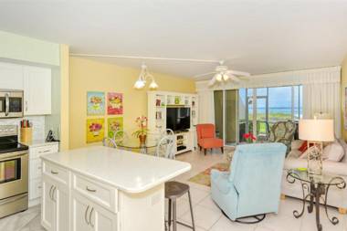 LaPlaya 103A Time to relax Enjoy the peaceful private beach just a shells throw from your door