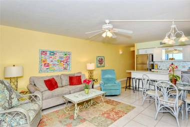 LaPlaya 103A Time to relax Enjoy the peaceful private beach just a shells throw from your door