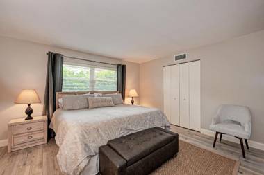 Sea Grape Inn 1- BEACHFRONT Property