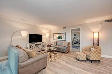 Sea Grape Inn 1- BEACHFRONT Property