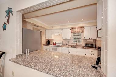 Sea Grape Inn 2- BEACHFRONT Property