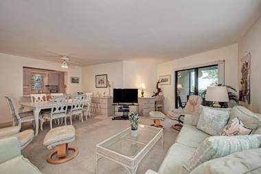 Sea Grape Inn 3 - BEACHFRONT Property