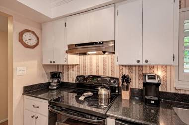 Sea Grape Inn 4- BEACHFRONT Property