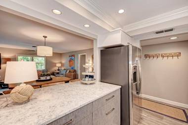 Sea Grape Inn 6- BEACHFRONT Property