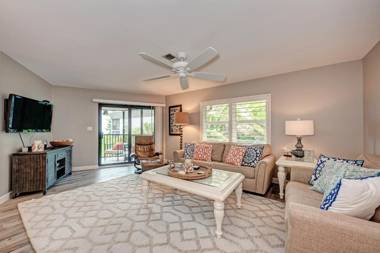 Sea Grape Inn 6- BEACHFRONT Property