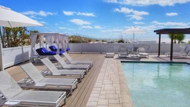 Barefoot Beach Club