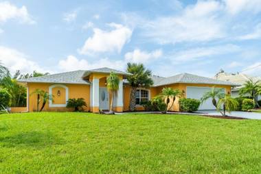 Southern Exposure with Heated pool - Villa Nature View - Roelens Vacations