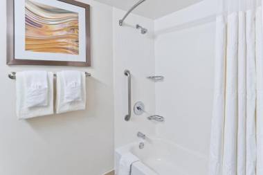 Courtyard Miami Downtown Brickell Area