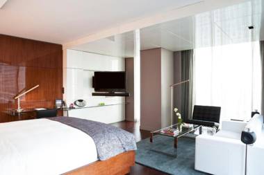 Hotel Beaux Arts Autograph Collection