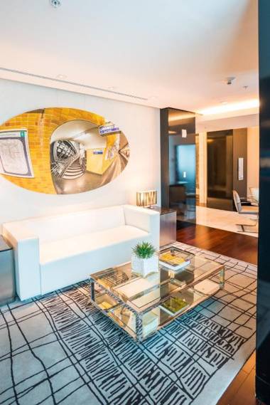 Hotel Beaux Arts Autograph Collection