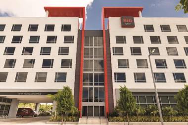 Radisson RED Miami Airport