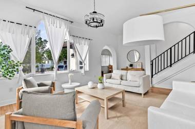 Stylish & Modern Home - 5 min to Brickell