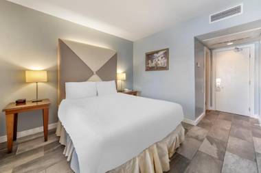 La Flora Powered by LuxUrban