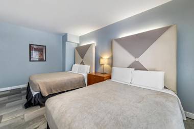 La Flora Powered by LuxUrban