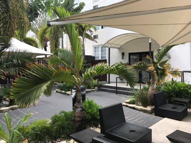 South Beach Plaza Hotel