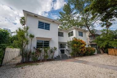 Casa Gaby Apartments by Royal Stays Miami