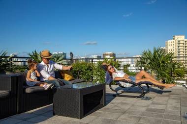 Moderno Residences By Bay Breeze