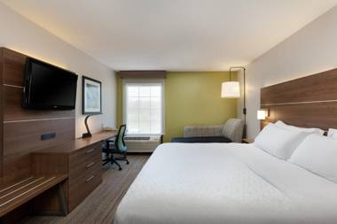 Holiday Inn Express & Suites Milton East I-10 an IHG Hotel
