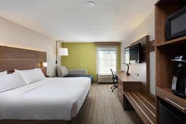 Holiday Inn Express & Suites Milton East I-10 an IHG Hotel