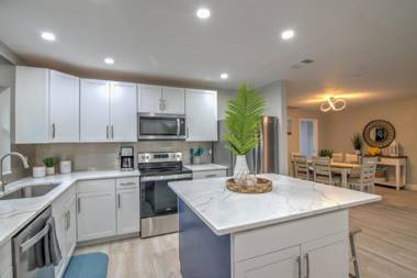 Relax Poolside & Walk or Bike to the Beach From This Amazing Naples Pool Home!