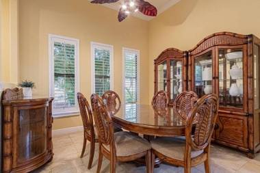 Briarwood- 975 Tivoli Ct