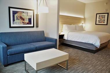 Holiday Inn Express & Suites Ocala an IHG Hotel