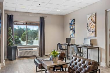 OYO Townhouse Orlando West