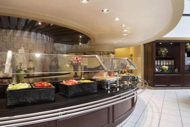 Embassy Suites by Hilton Orlando International Drive ICON Park