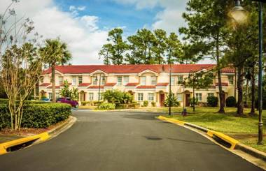 Parc Corniche Condominium Suites