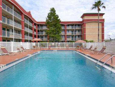 Days Inn by Wyndham Orlando Near Millenia Mall