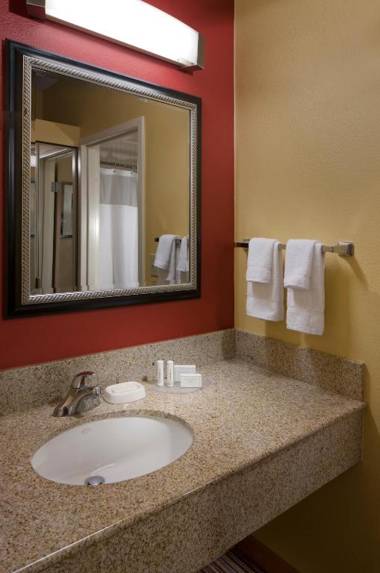 Courtyard by Marriott Orlando Airport