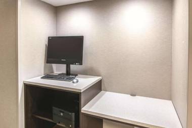 La Quinta by Wyndham Orlando UCF