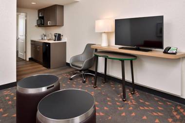 Holiday Inn & Suites Orlando International Drive South an IHG Hotel