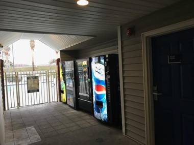 InTown Suites Extended Stay Orlando FL - Universal