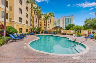 1BR with King Bed - Near Disney - Pool and Hot Tub!