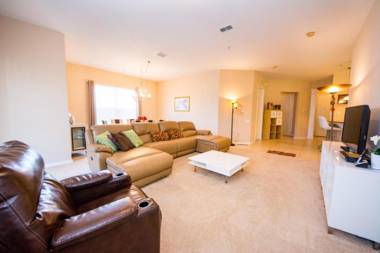 Lui's Vista Cay Condo